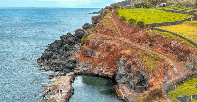 A piscina natural da pontinha do topo é mais uma beleza natural da ilha de sao jorge